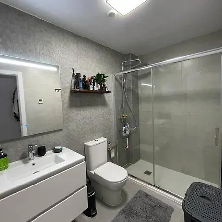 Casa Mila Sauna, Gym, Padel Indoor Pool Apartment